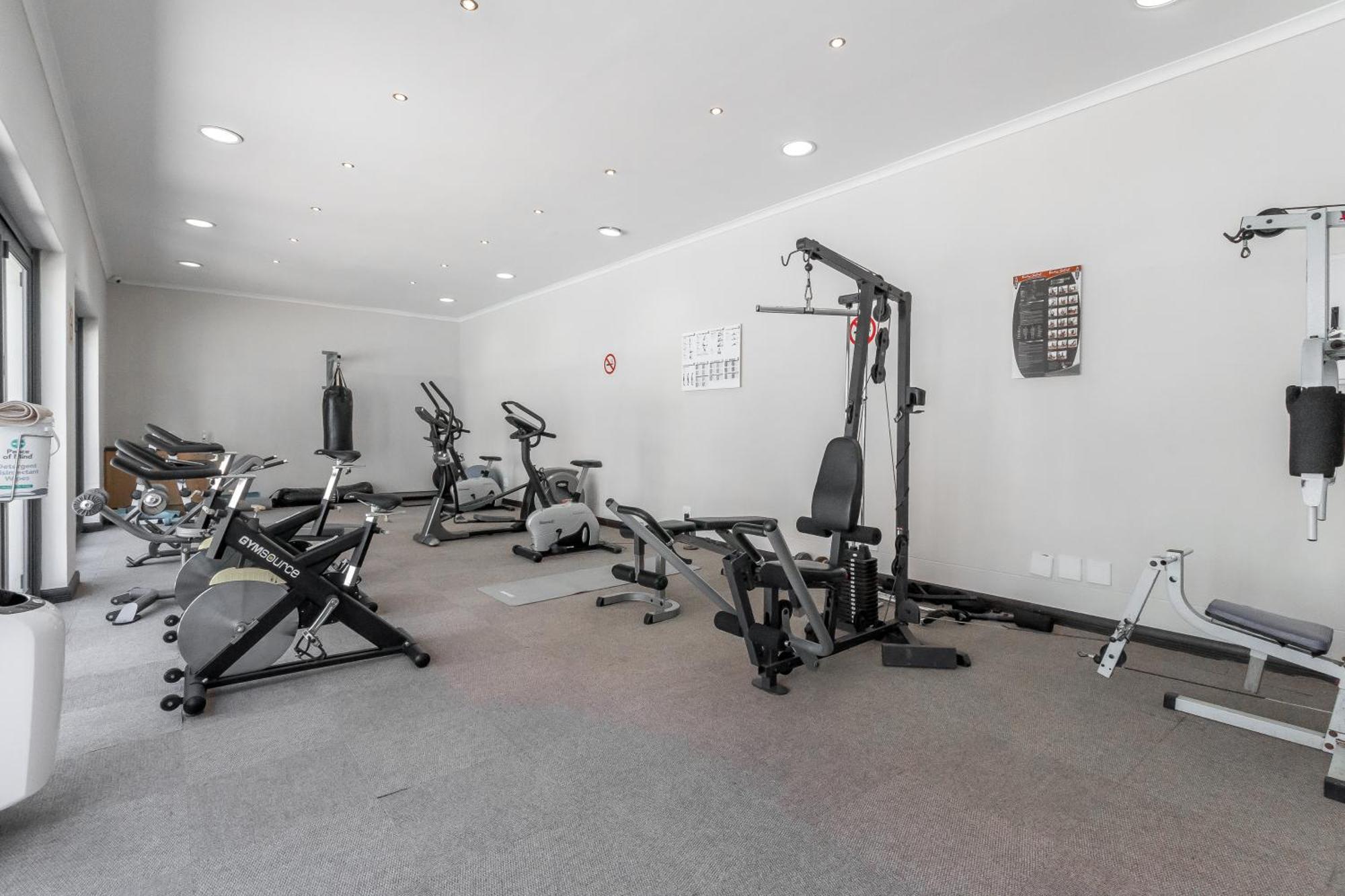 The Square 135- Studio With Free Parking, Pool & Gym Access Apartment Кейптаун Екстериор снимка