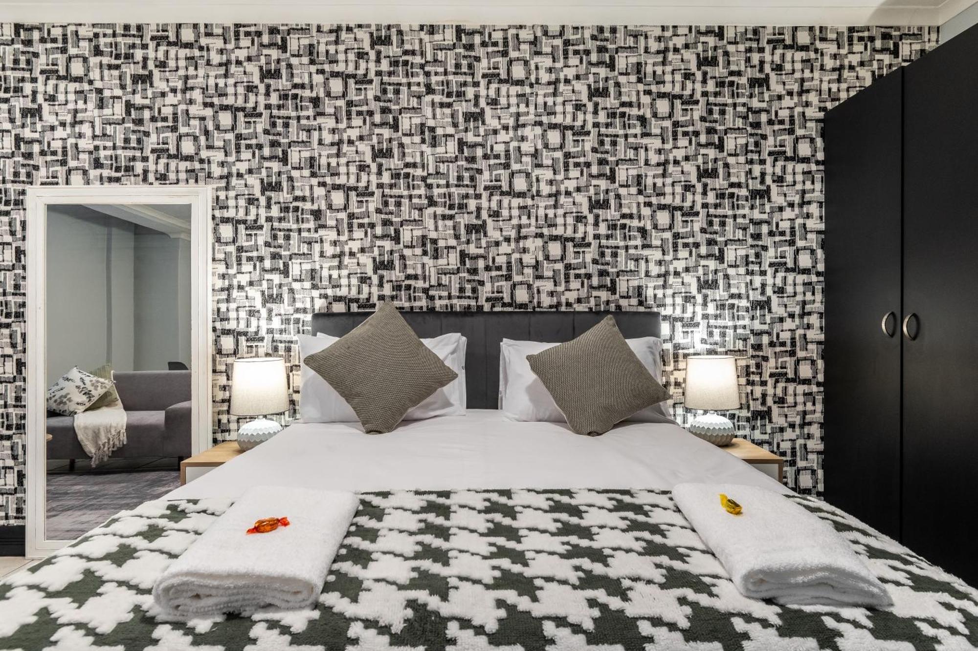 The Square 135- Studio With Free Parking, Pool & Gym Access Apartment Кейптаун Екстериор снимка