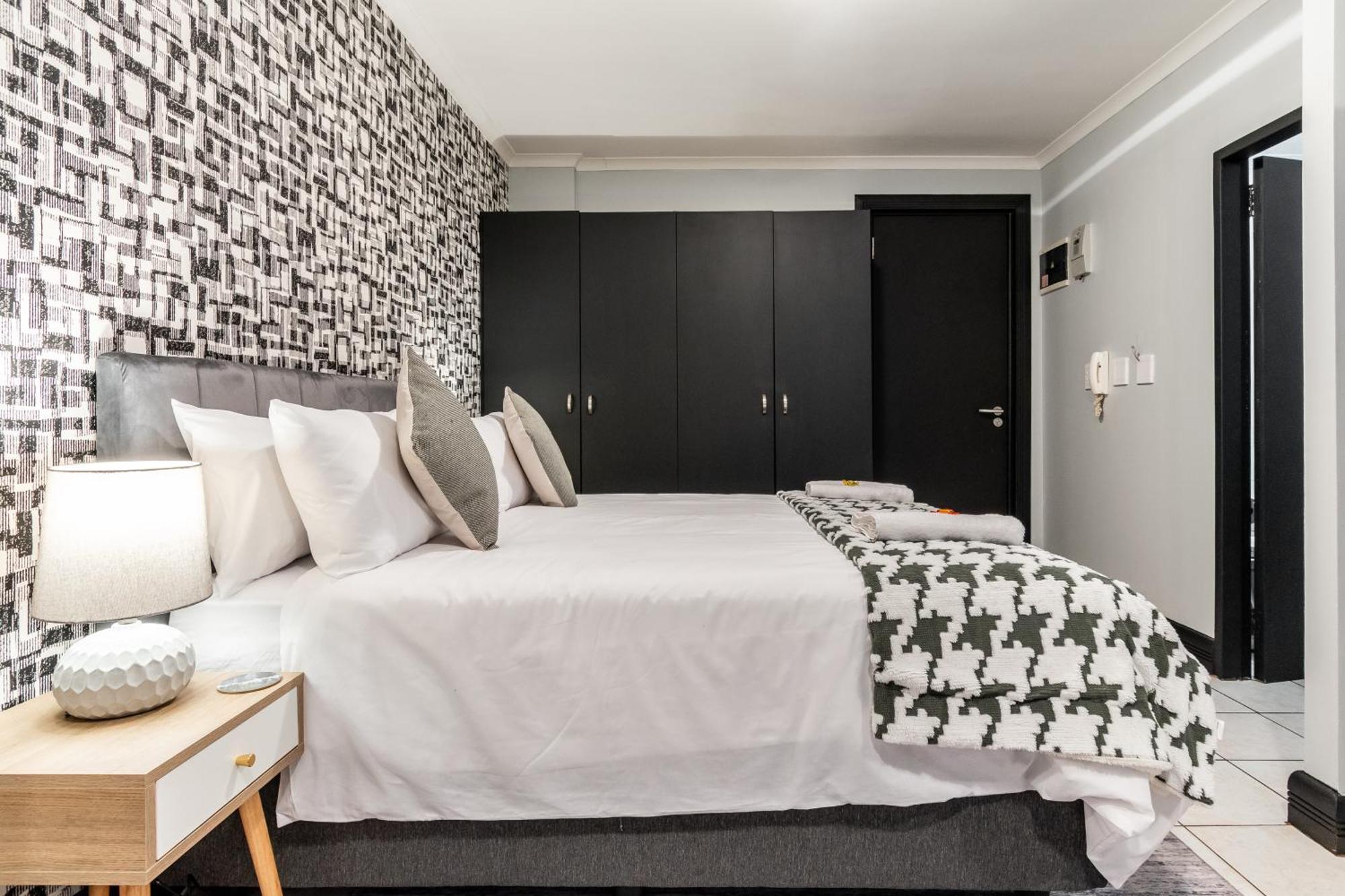 The Square 135- Studio With Free Parking, Pool & Gym Access Apartment Кейптаун Екстериор снимка