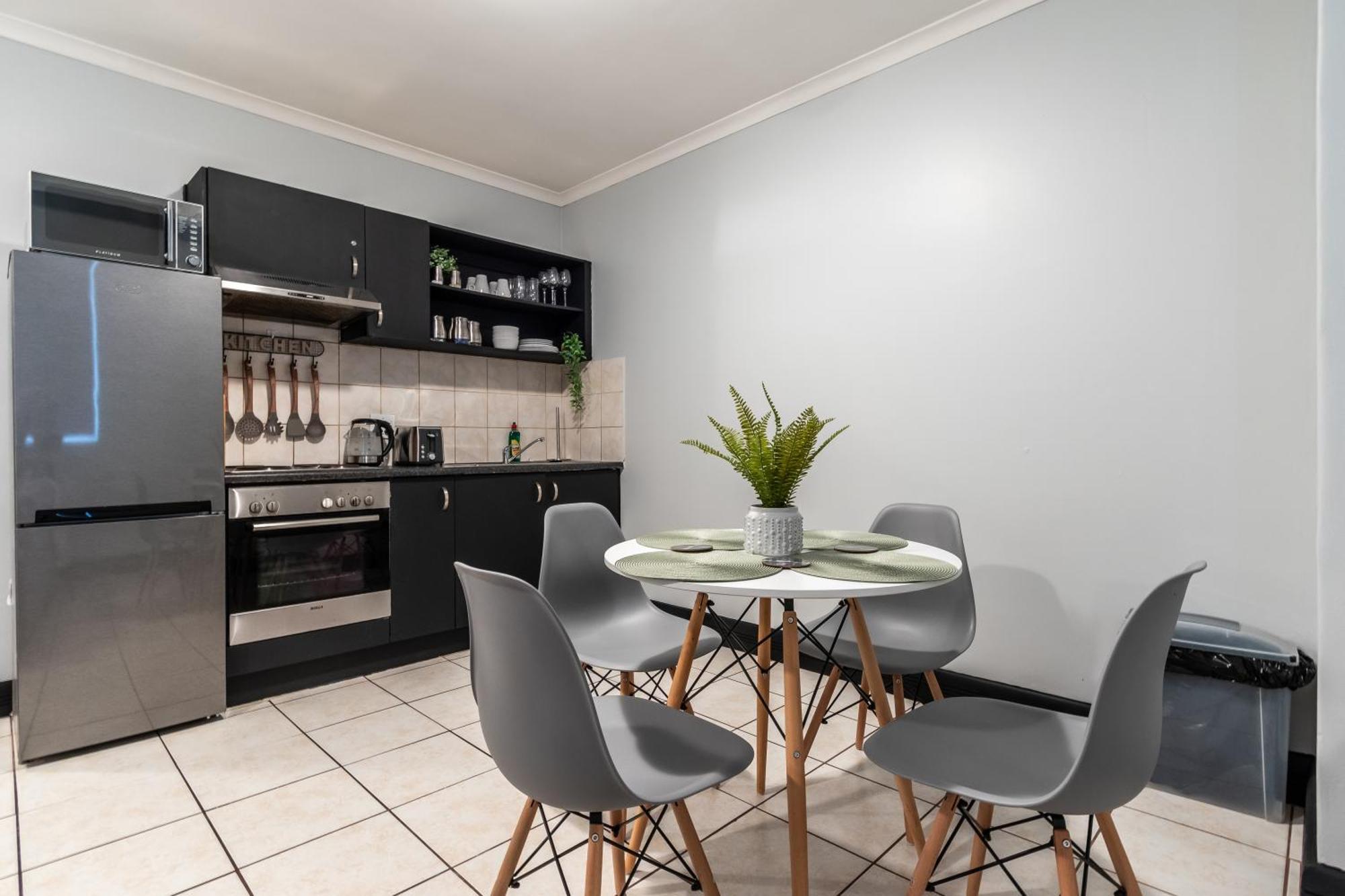 The Square 135- Studio With Free Parking, Pool & Gym Access Apartment Кейптаун Екстериор снимка
